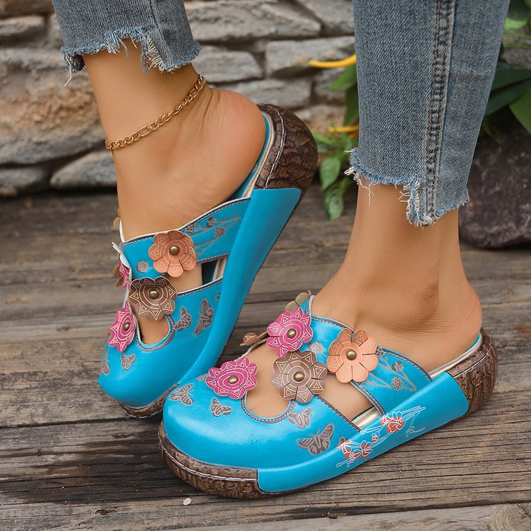 Ninette™ - Elegant retro sandals with floral detail