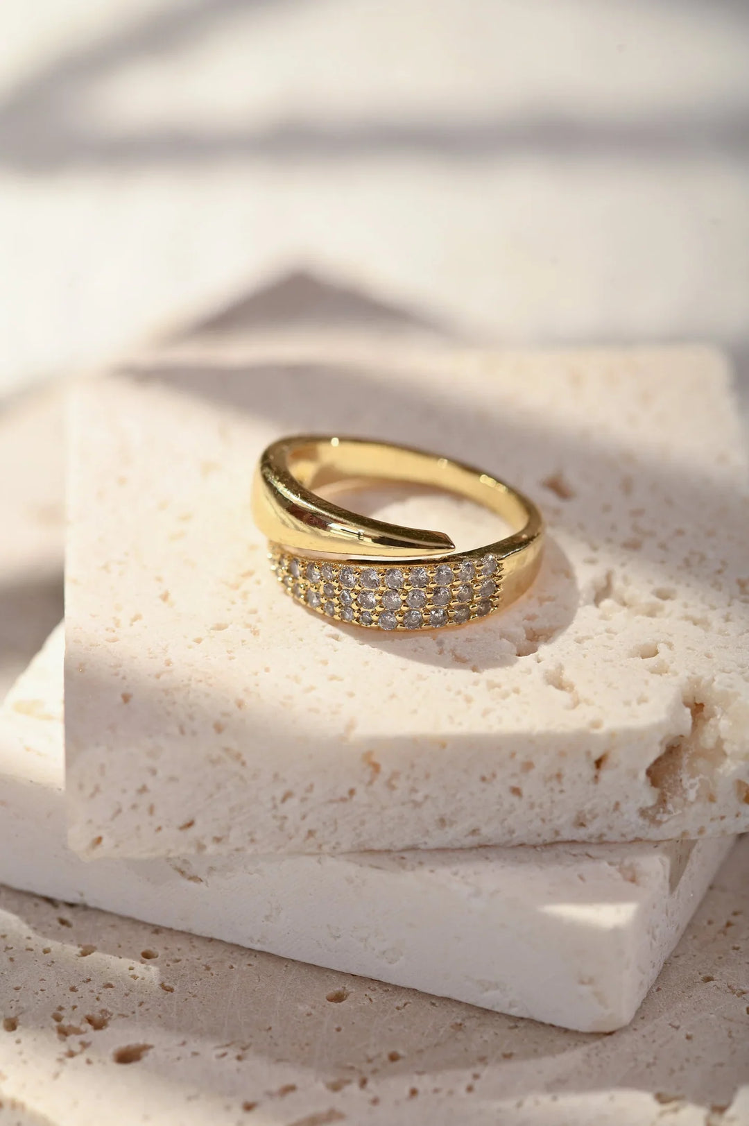 Elegant Golden Ring with Sparkling Stones (1+1 FREE)